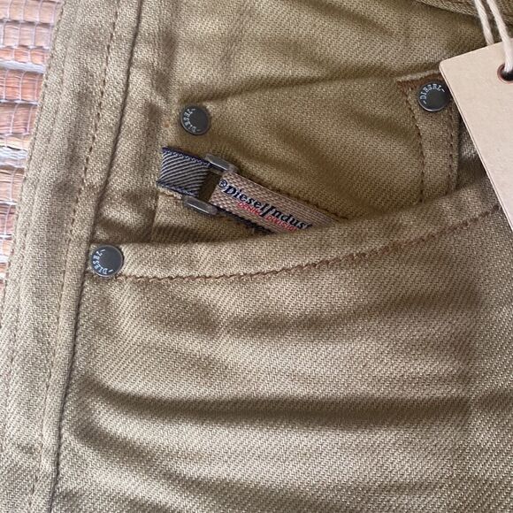 NWT Diesel jeans golden color size 29/32 lots of details - Picture 3 of 7